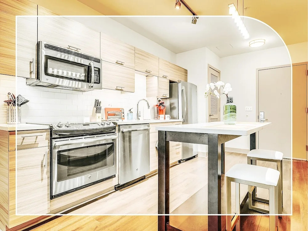 NUOVO - Center City Apartments