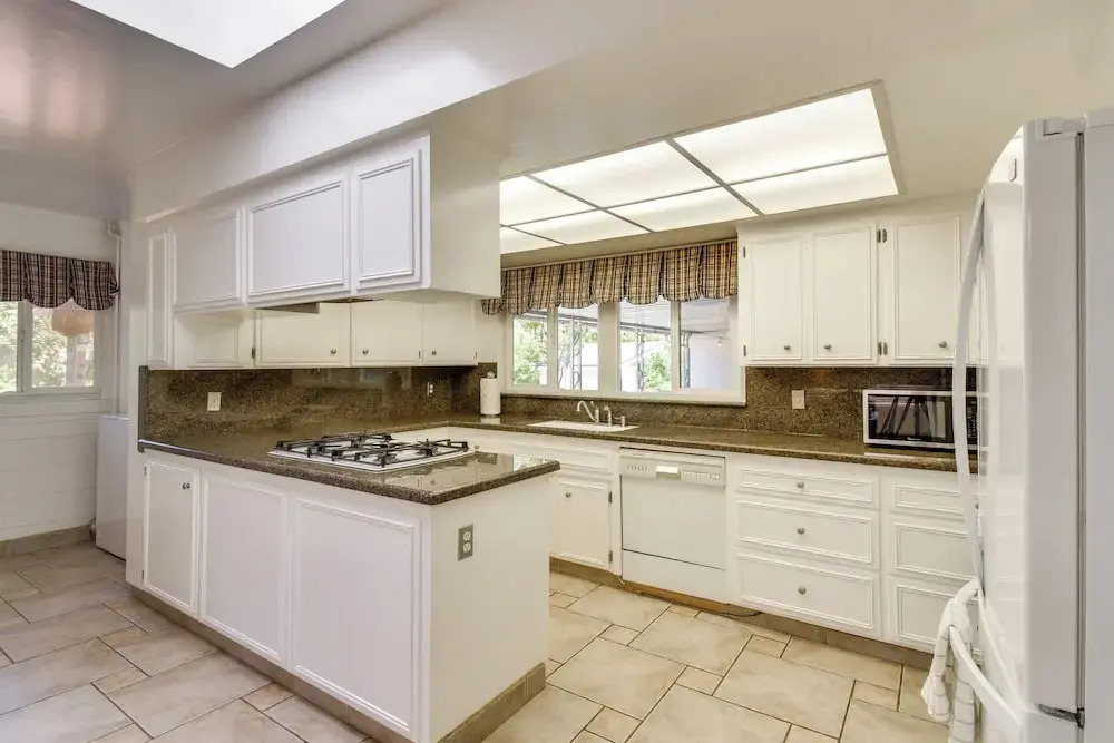 8 Mi to Dtwn: Spacious Home w/ Fire Pit in Fresno!