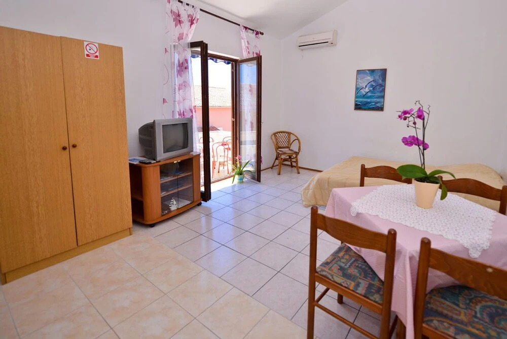 Apartments Cola