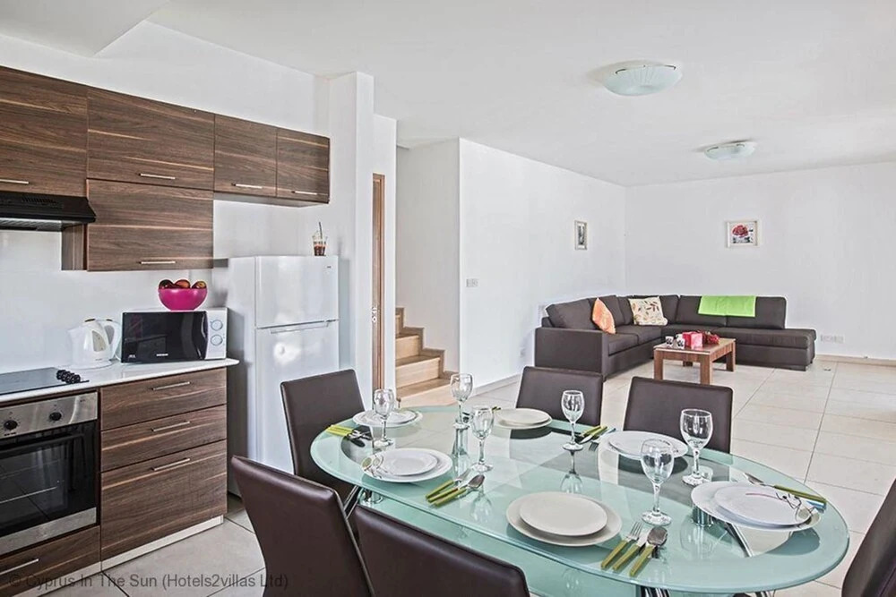 Celebrity Villa Scotty T D2