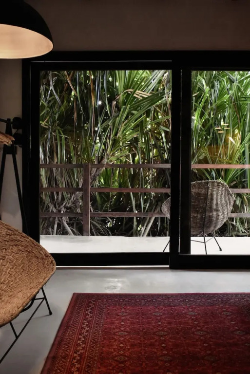 Amor Rooms