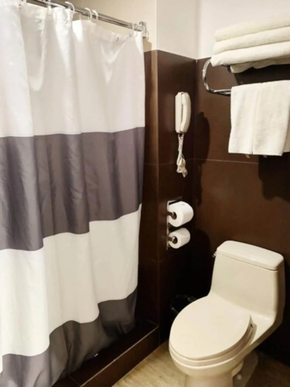 Beverly Hills: Hotel and Business