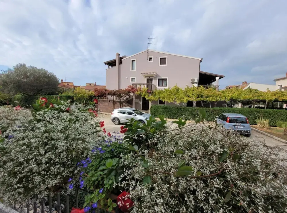 Apartments Villa Dina