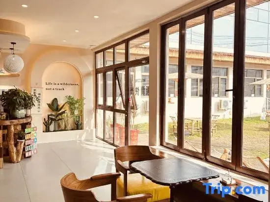 Lu Jian · Yunqi Homestay