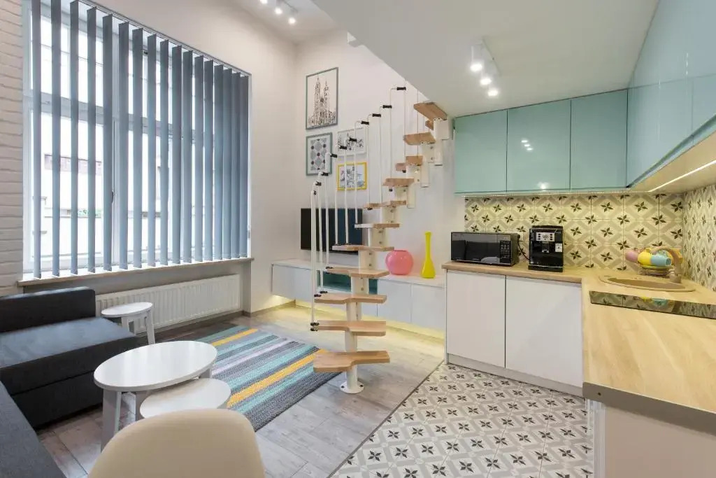 Cheerful Air Conditioned Apartment with mezzanine and Parking - Old Town