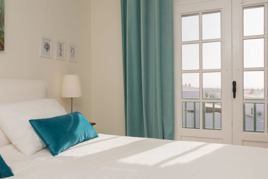 Apartamento OM con piscina y vistas al mar