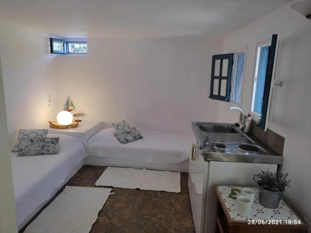 Chez Semiramis Sunrise Serifos 11 persons