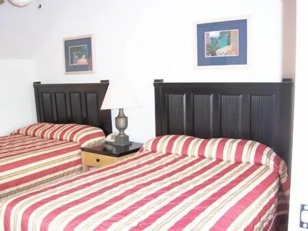 Lake Roy Beach Inn - Winter Haven