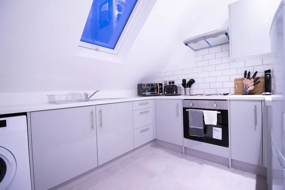 Everest Lodge Serviced Apartments for Contractors & Families, Free WiFi & Netflix By Redwood Stays