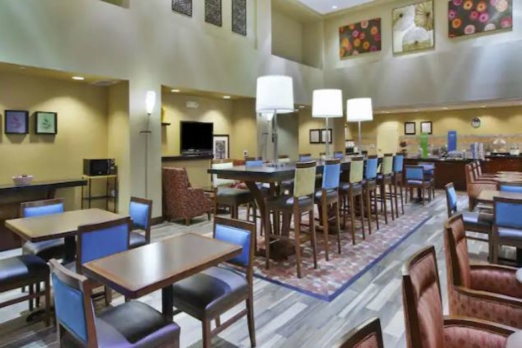 Hampton Inn & Suites Wichita-Northeast