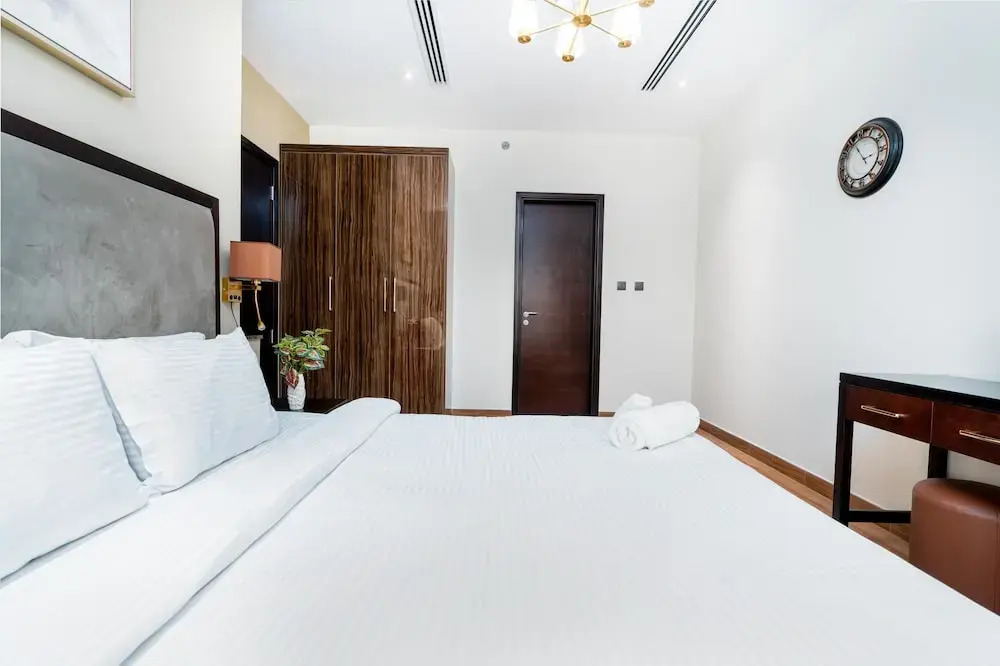 Whitesage - Elegant Apartment With Balcony in Downtown