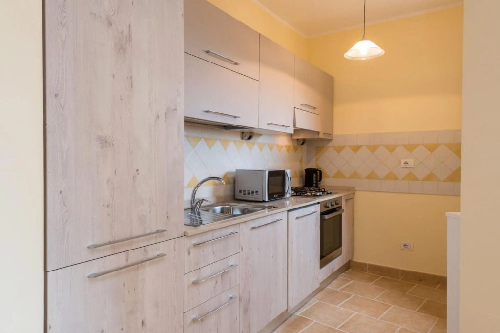 The apartment has 2 bedrooms, 2 bathrooms, living room with direct access to the terrace, kitchenett-PERLACEA 25