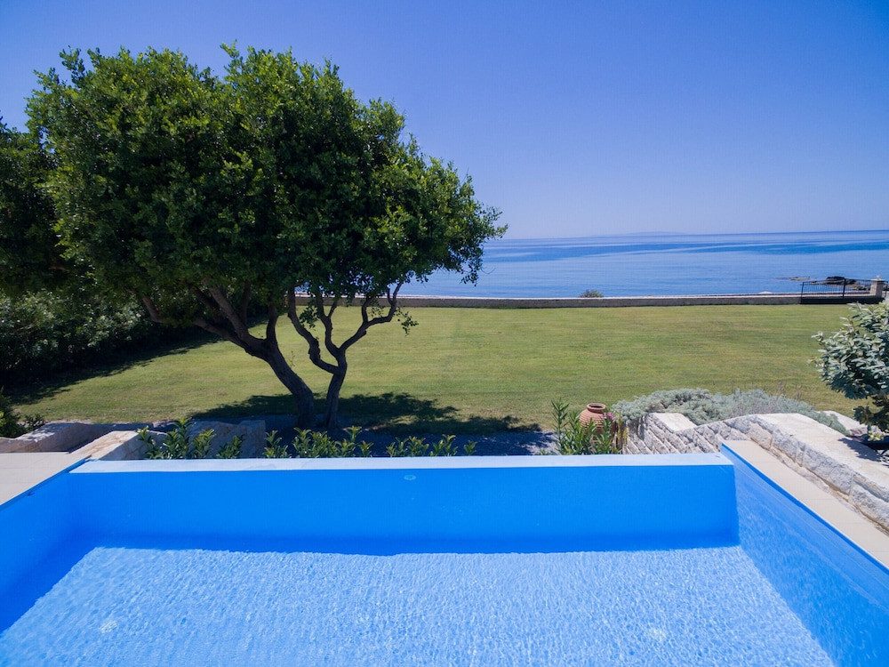 Mary Beach 3 Villa