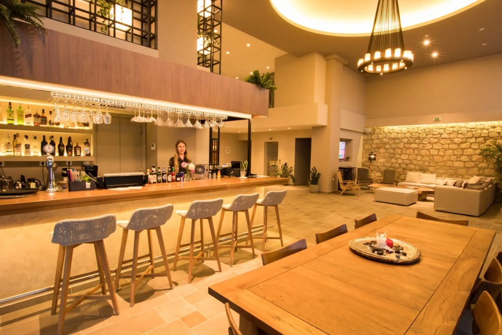 Parasol Luxury Hotel & Suites Adults Only
