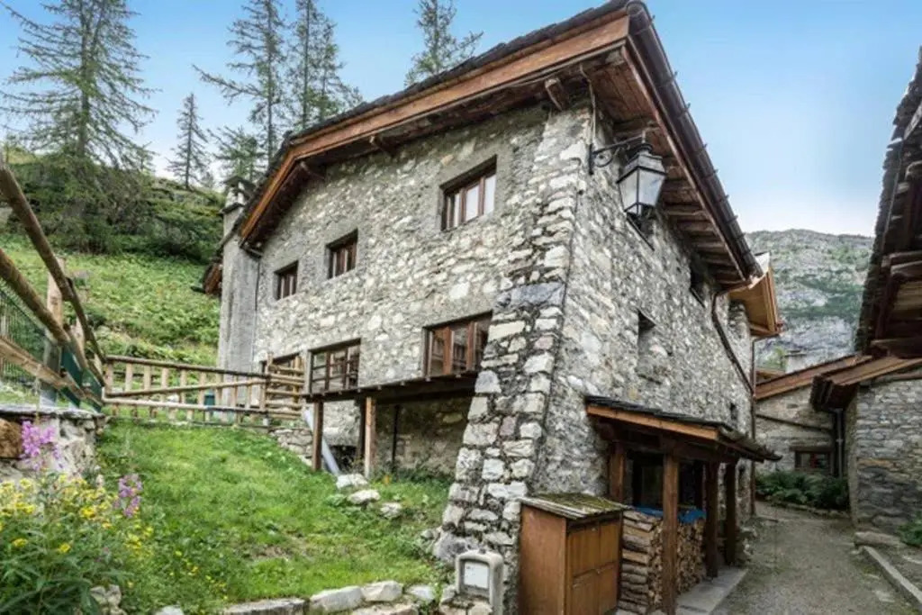 Chalet 1728 - la Reculaz - 2 Minutes From Val D'isere by Free Shuttle Bus