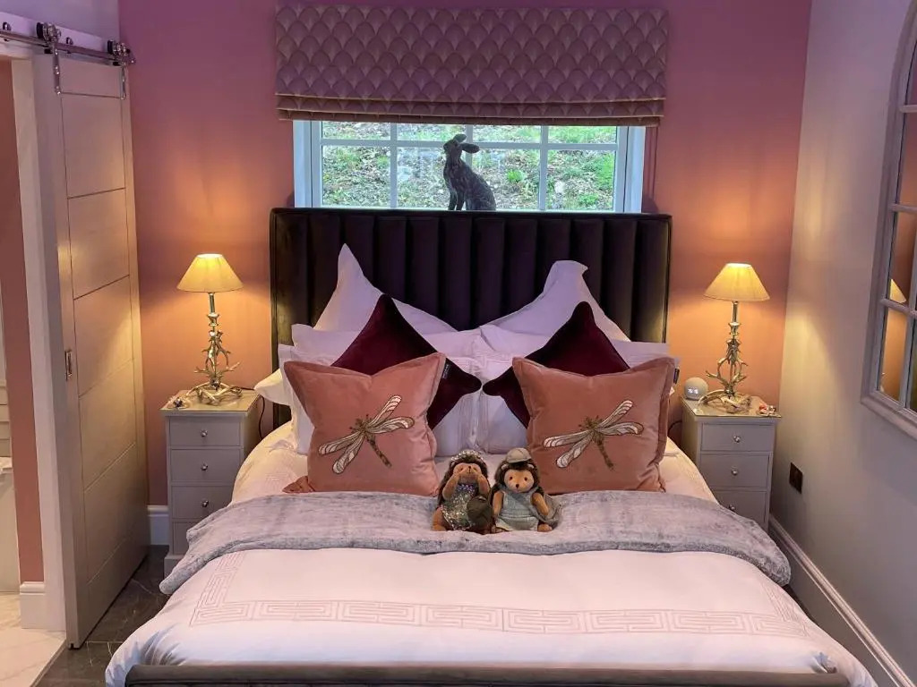 Little Fox Lodge Hideaway Glencoe - 5 Star with Hot Tub overlooking Loch Linnhe