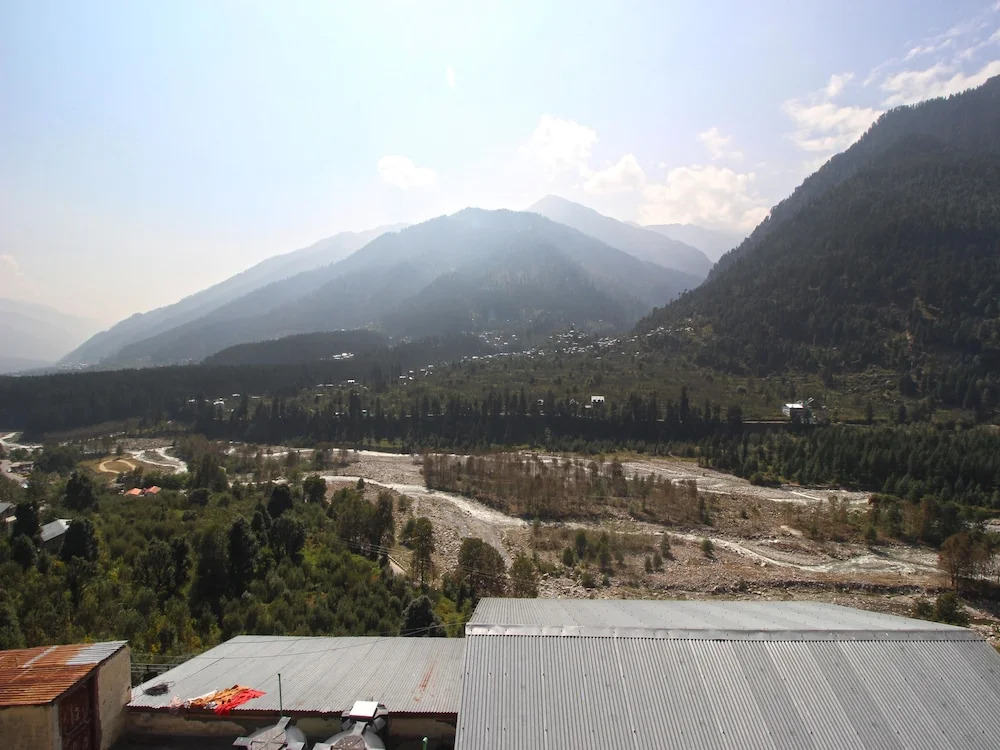 OYO 7625 Hotel Bhrigu