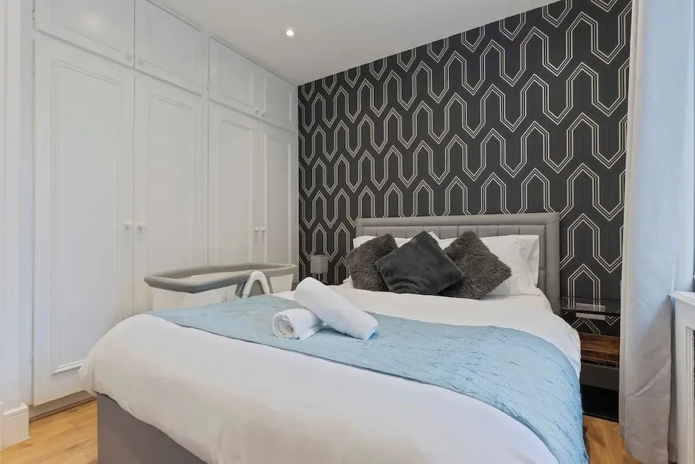Cozy Apt Step Away Hyde Park and Oxford Street