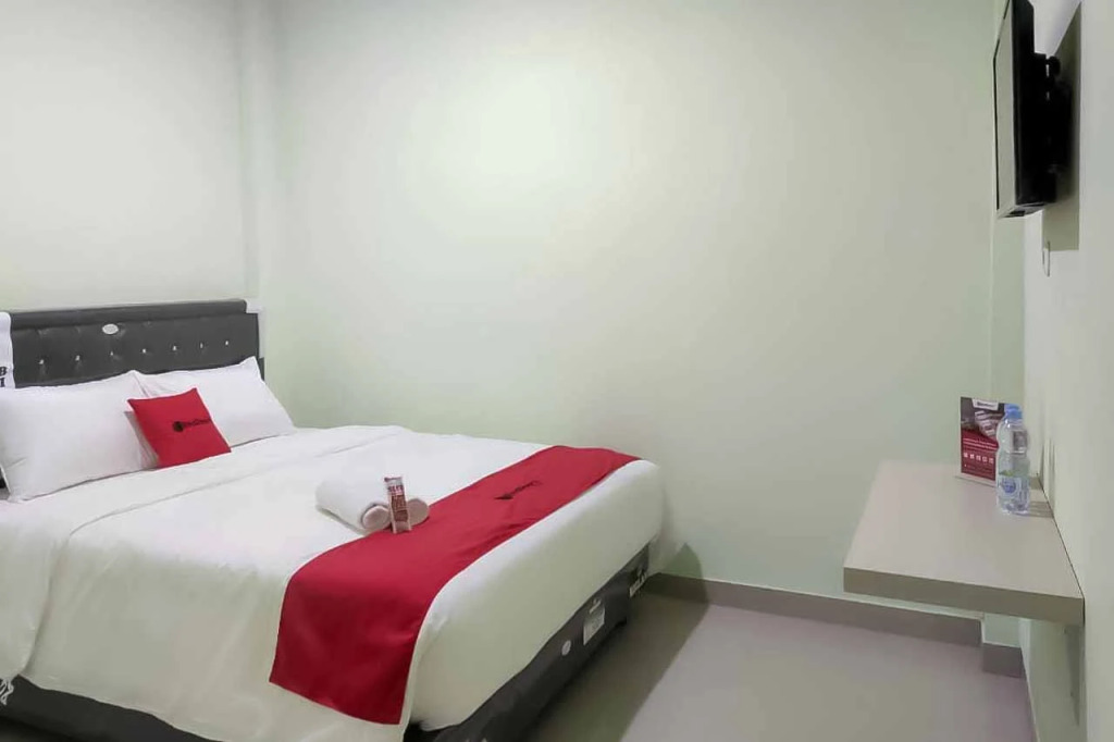 RedDoorz near Taman Wisata Alam Punti Kayu Palembang 2