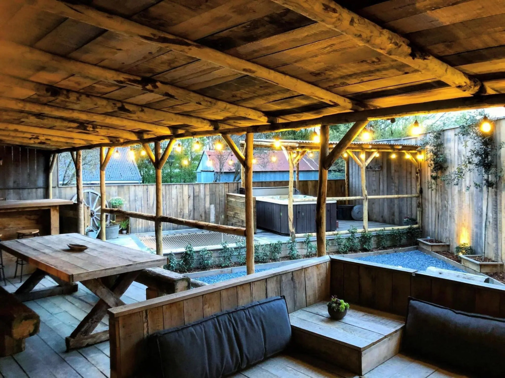 Holiday home in Bastogne with bubble bath
