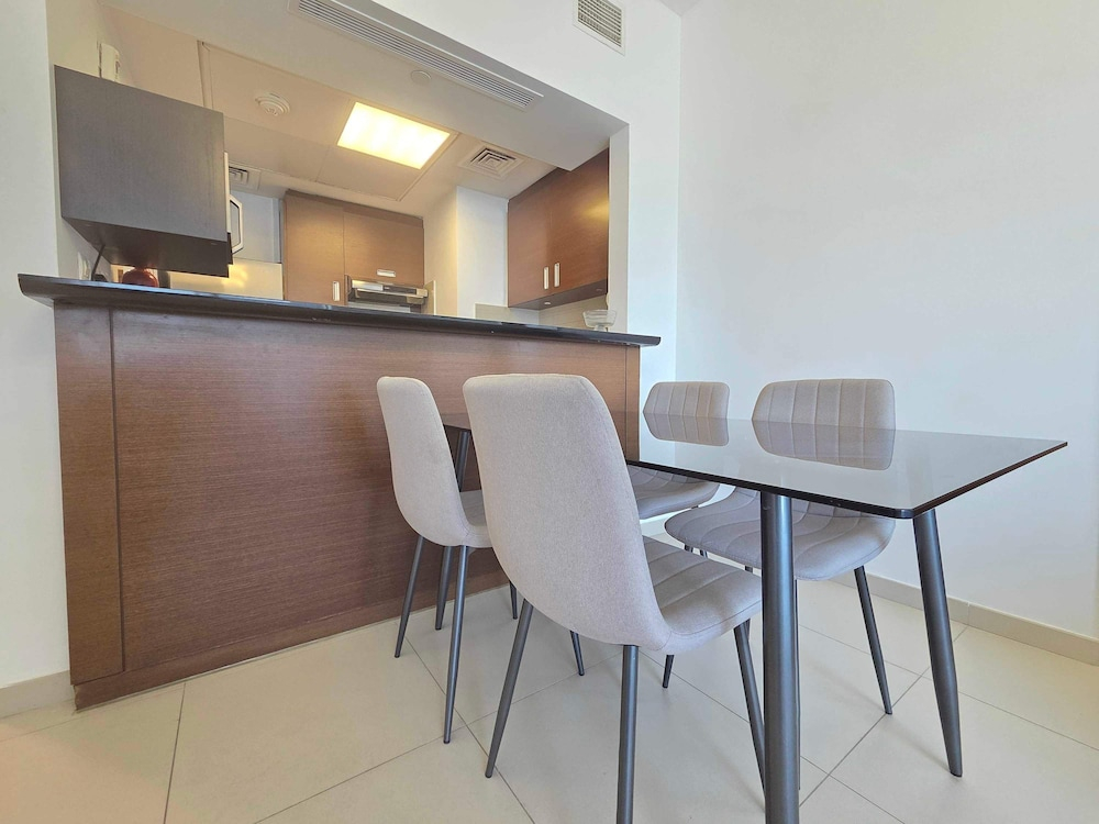Silkhaus Signature 1BR in Reem Island Gate Tower