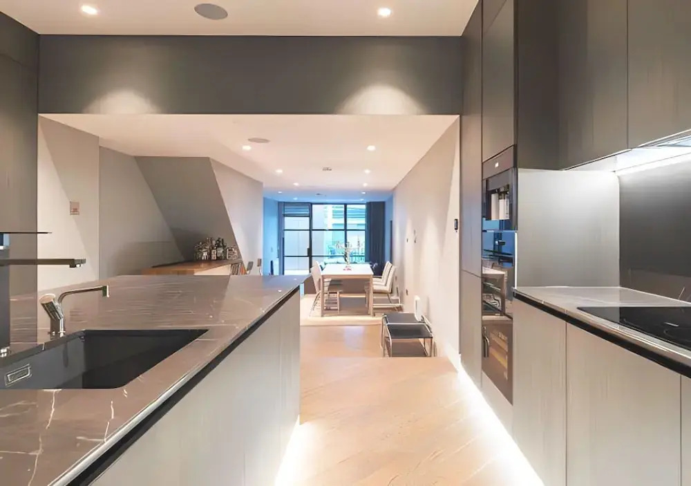 Soho Living 2-Bedroom Apartment in Soho