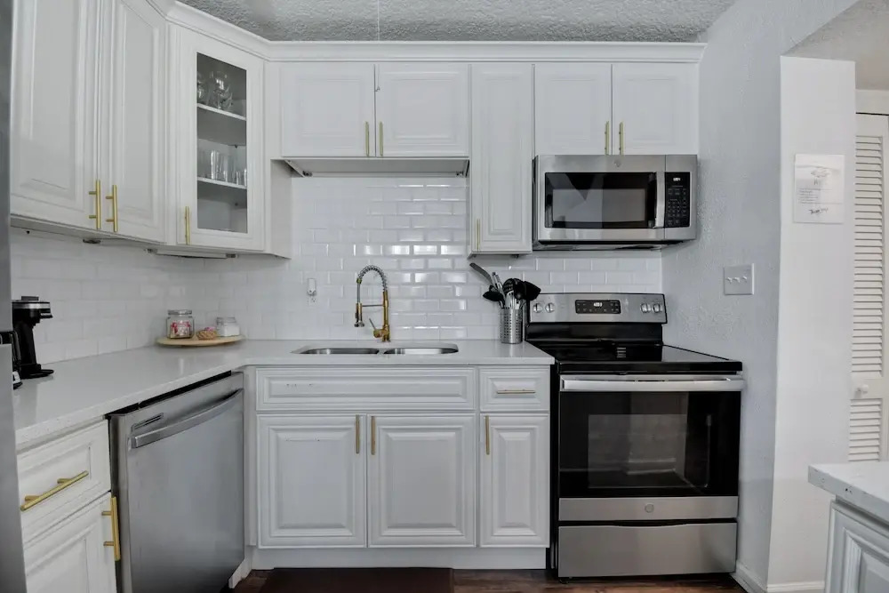 Downtown Jacksonville Retreat Pet-friendly With Hot Tub & Backyard Oasis