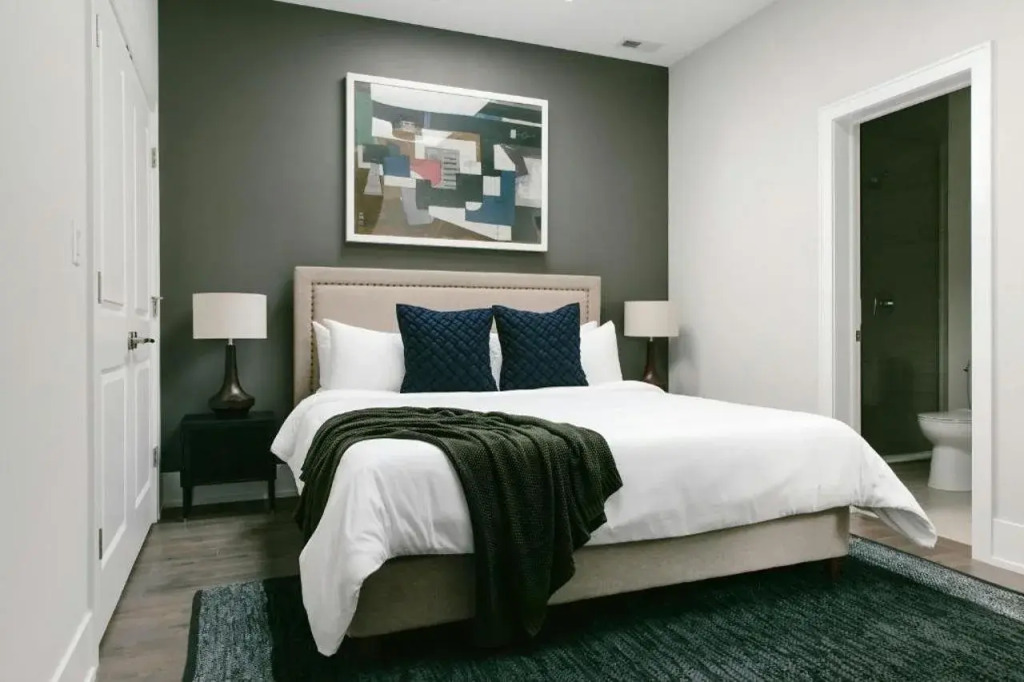 Sonder — Greektown Suites
