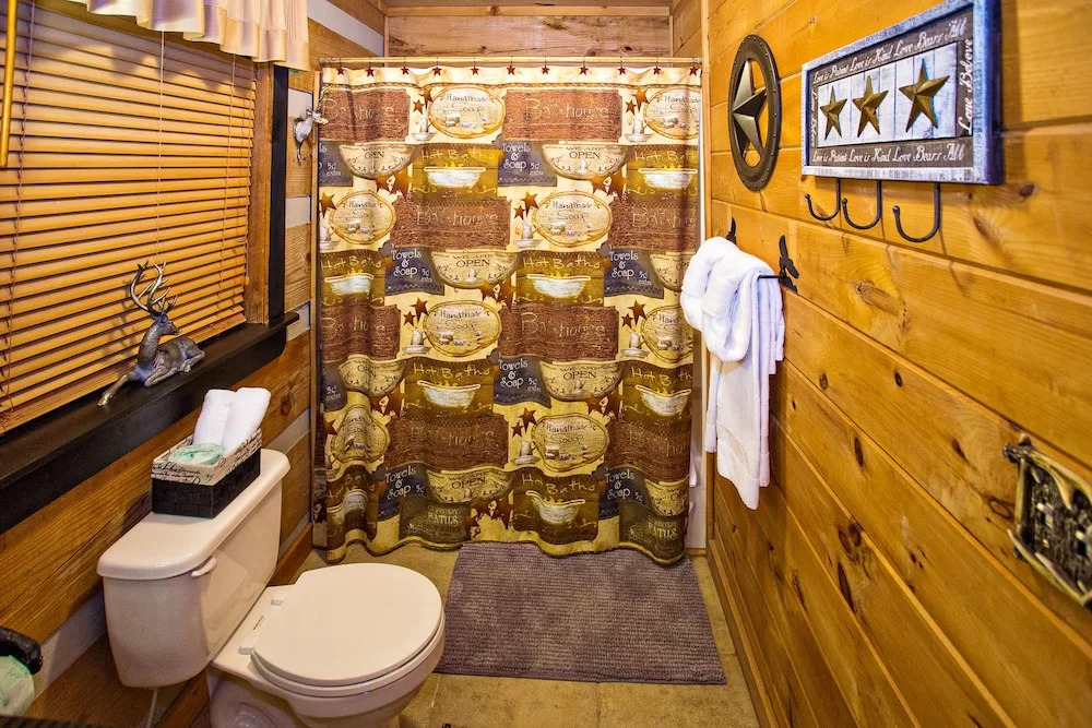 Eagle's View - 1 Br cabin by RedAwning