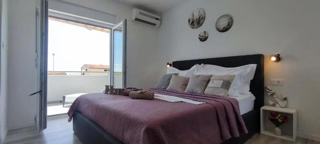 Rooms Lucky