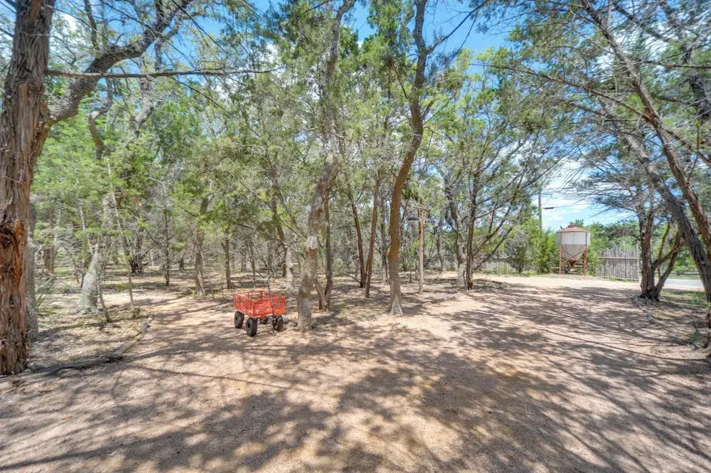 'horse Thief Inn' Cabin Retreat w/ Deck & Hot Tub!