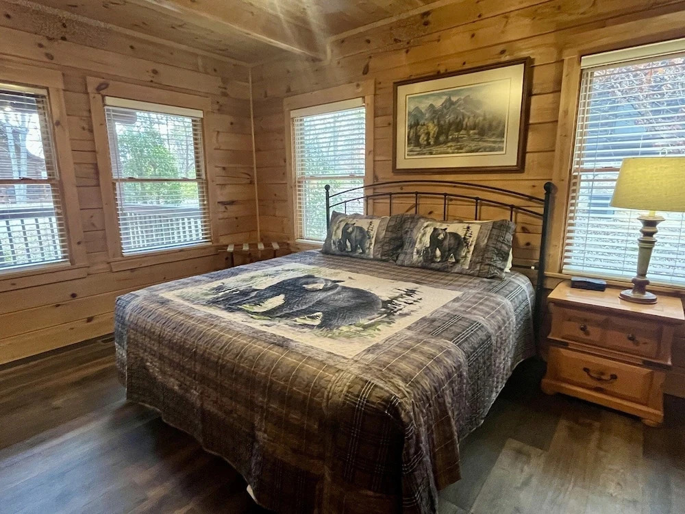 ER75 - Palmetto Place - Great location! close to all the action! cabin