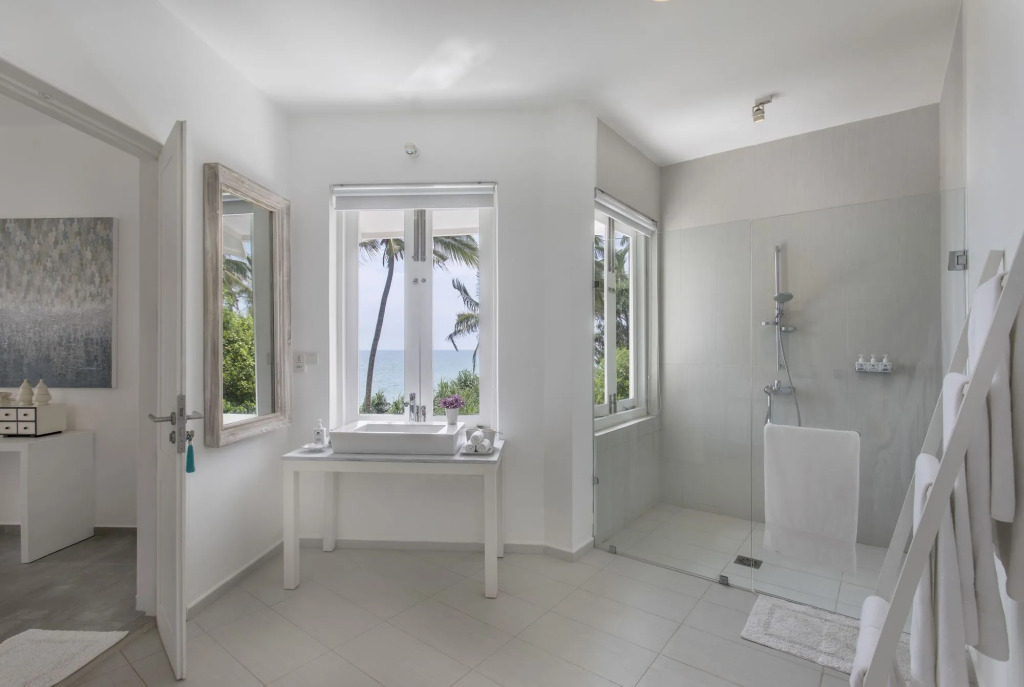 Villa White
