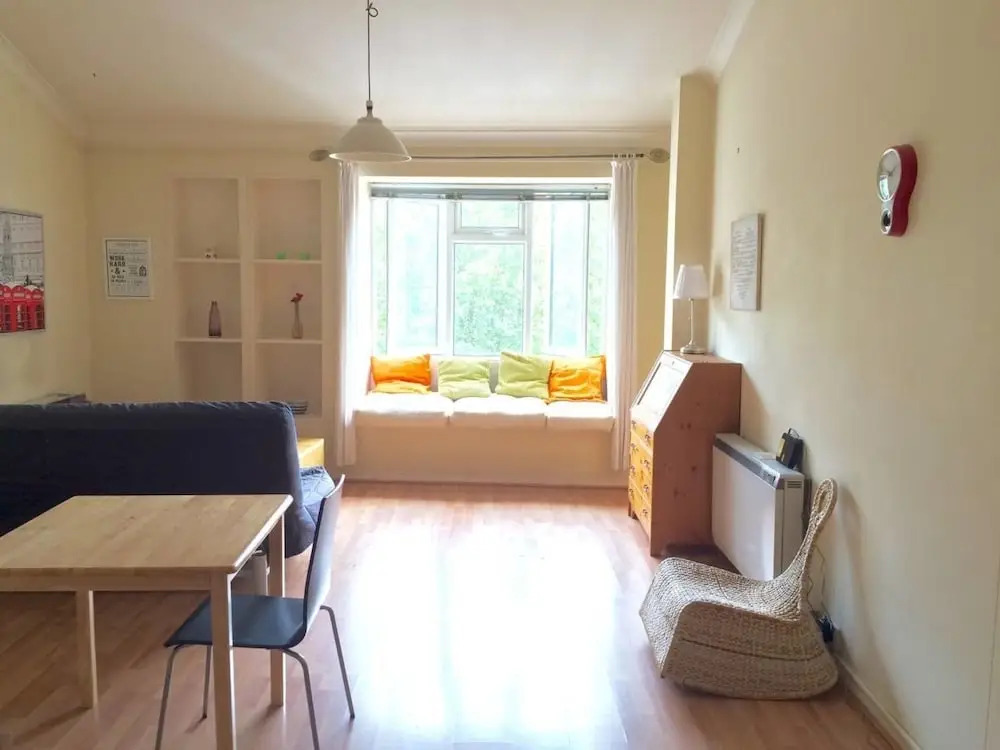 Charming Studio Apartment In London