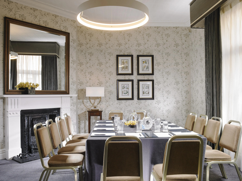 Buswells Hotel