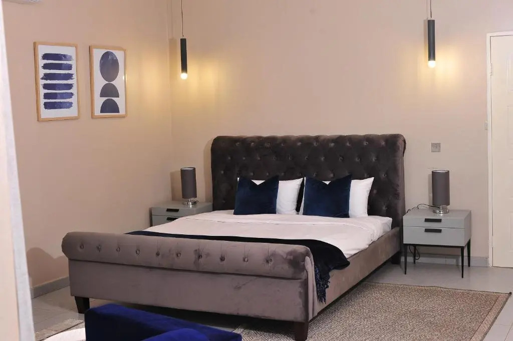 Square Connexions Guest House