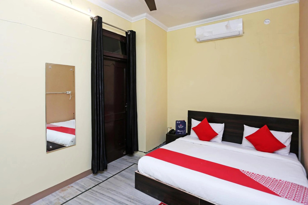 OYO 12758 Hotel Greenview Inn