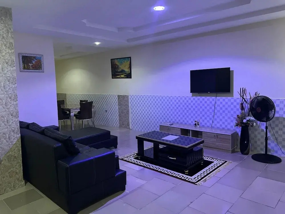 Apartment - Sleeps 4 - Parking - Wi-fi