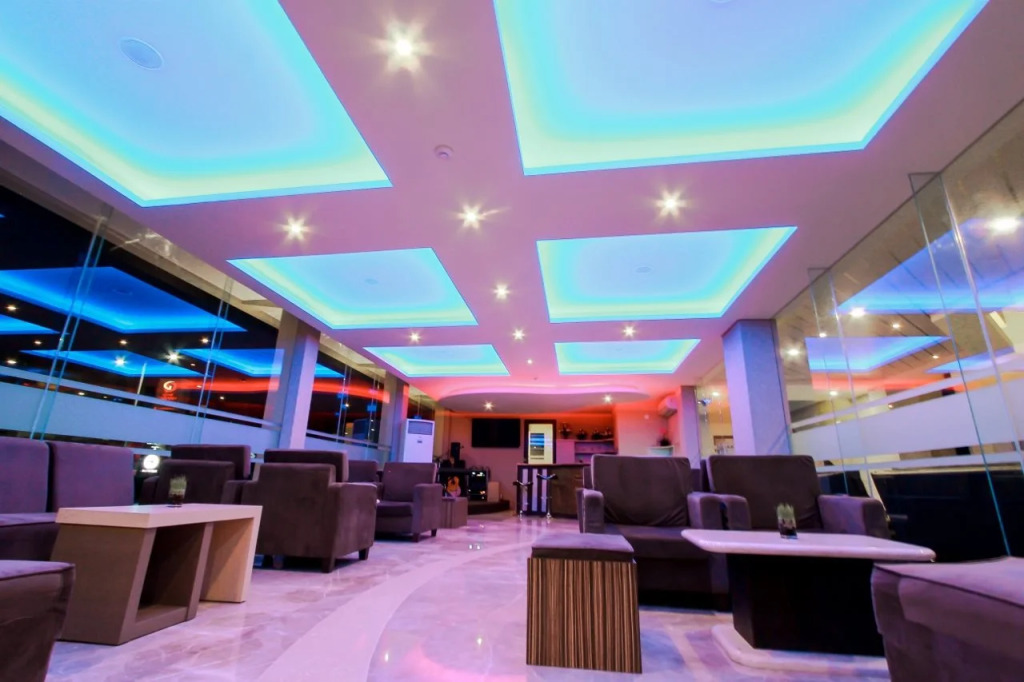 Grand Parama Hotel