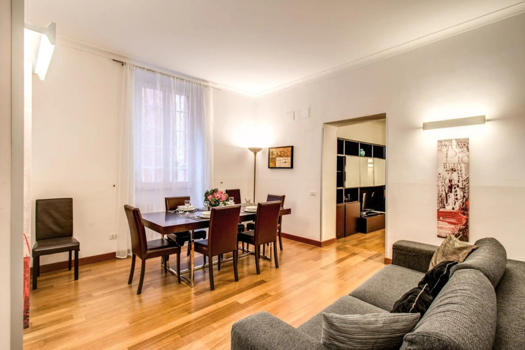 Holiday Apartment Bernini Near The Trevi Fountain - 4 Bedroom