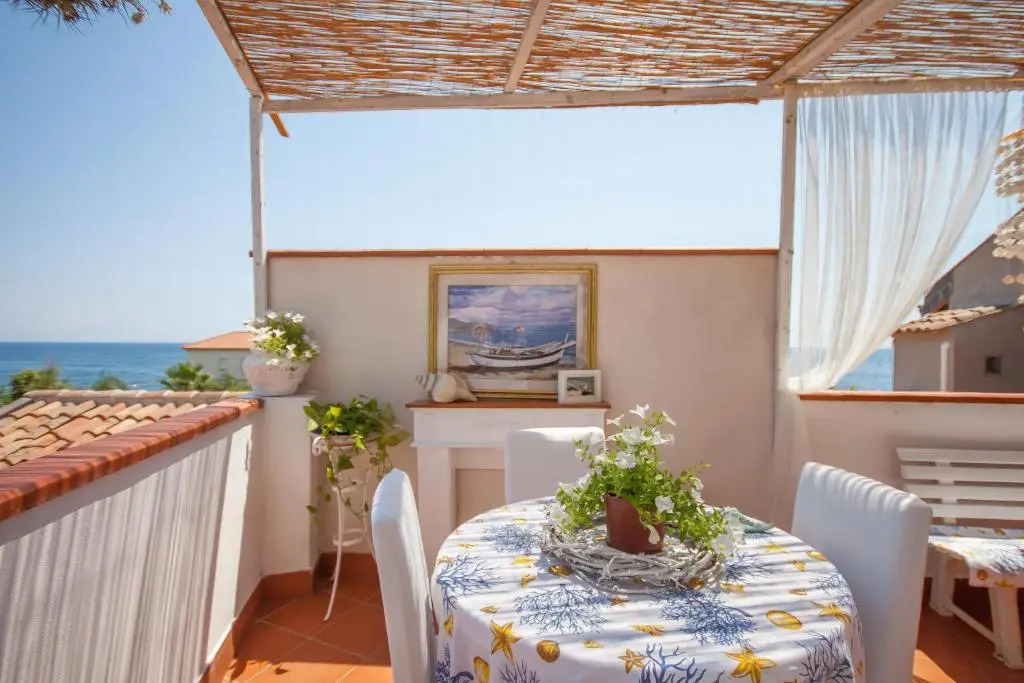 Casa Azzurra Front Beach