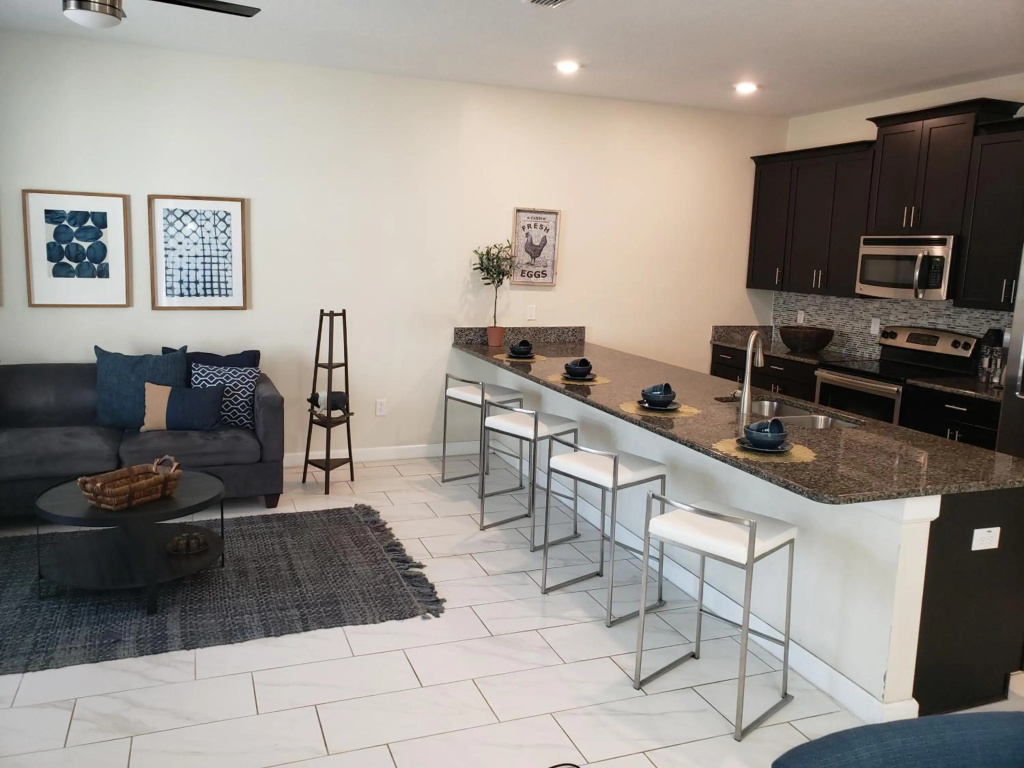 4 Bedroom Private Lakefront Town Home at Storey Lake near Disney World Parks