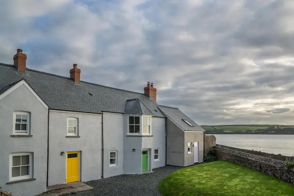 Yellow Cottage - 2 Bedroom Cottage - Dale