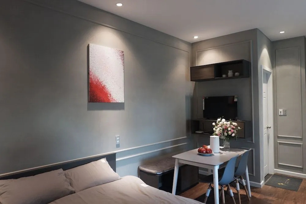 By Duc Phan-Suites