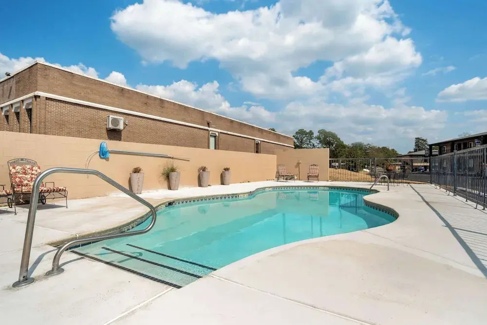 Econo Lodge Inn & Suites Fort Rucker
