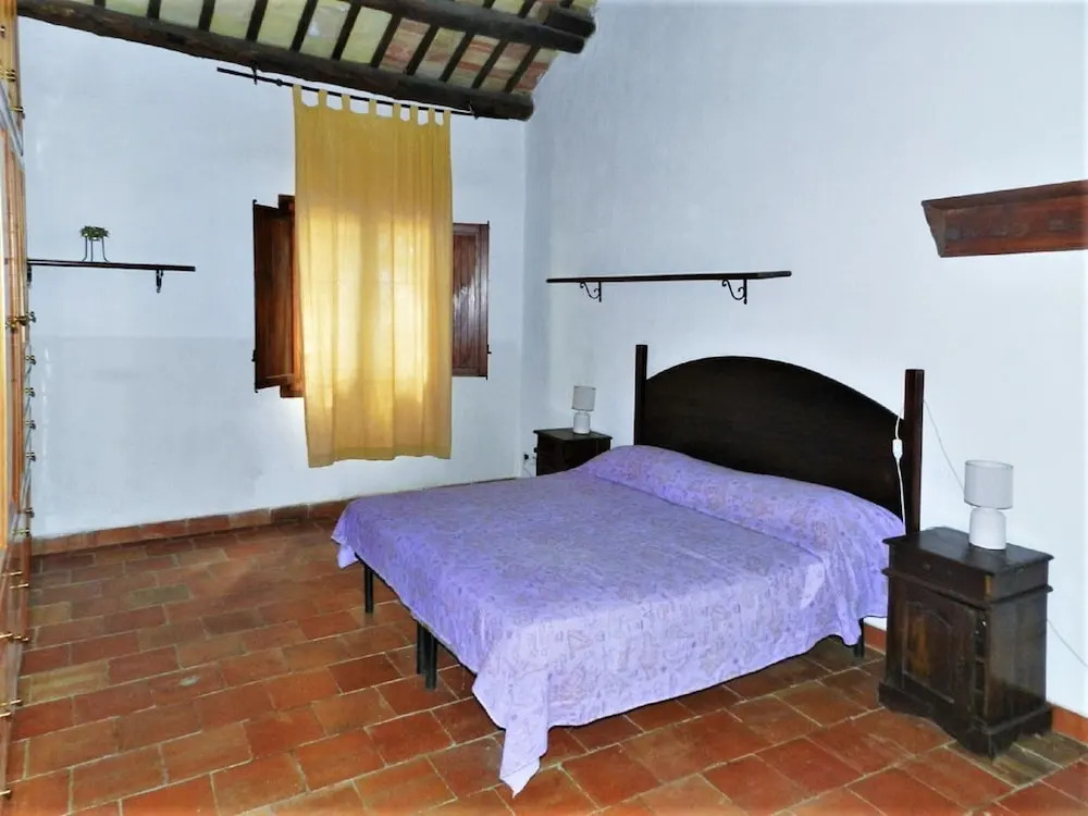 Delightful Holiday Home in Fulgatore With Swimming Pool