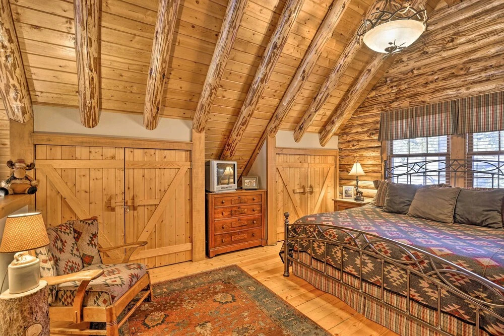 Ski & Hike! Hot Tub Hideaway in Breckenridge