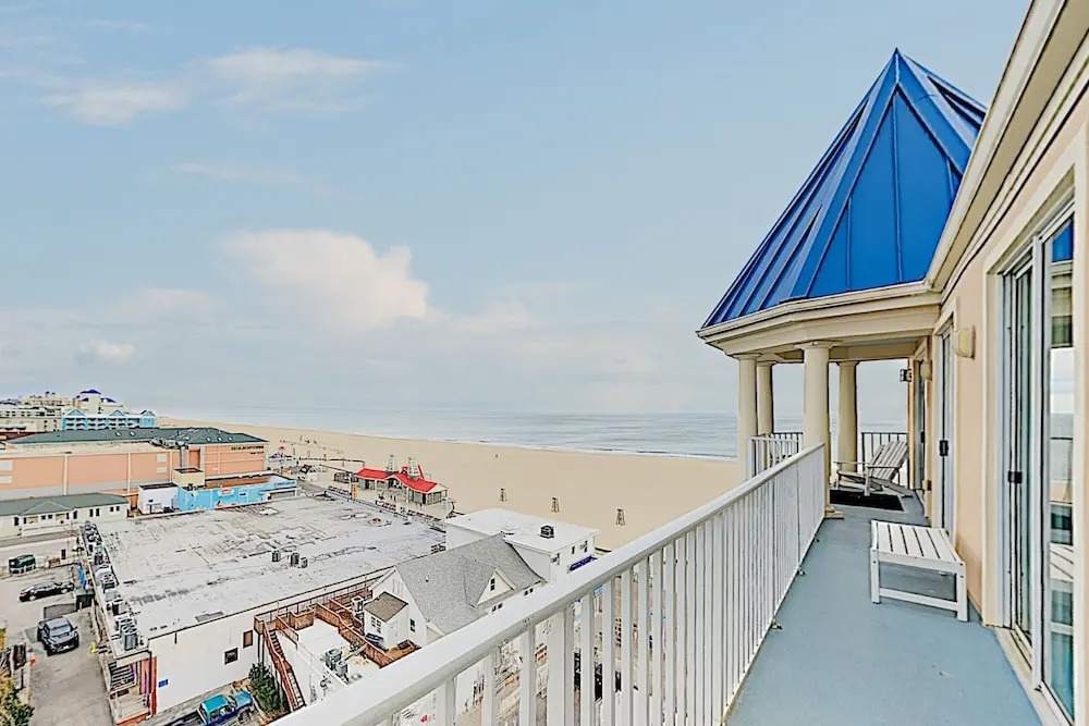 Beachfront Stunner On Boardwalk W/ Balcony & Pool 3 Bedroom Condo