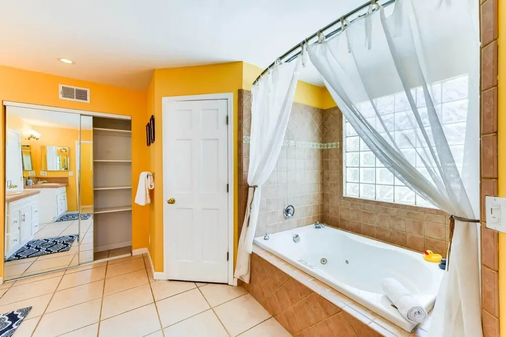 Secluded Mesa Home w/ Pool, Outdoor Kitchen & Bar!