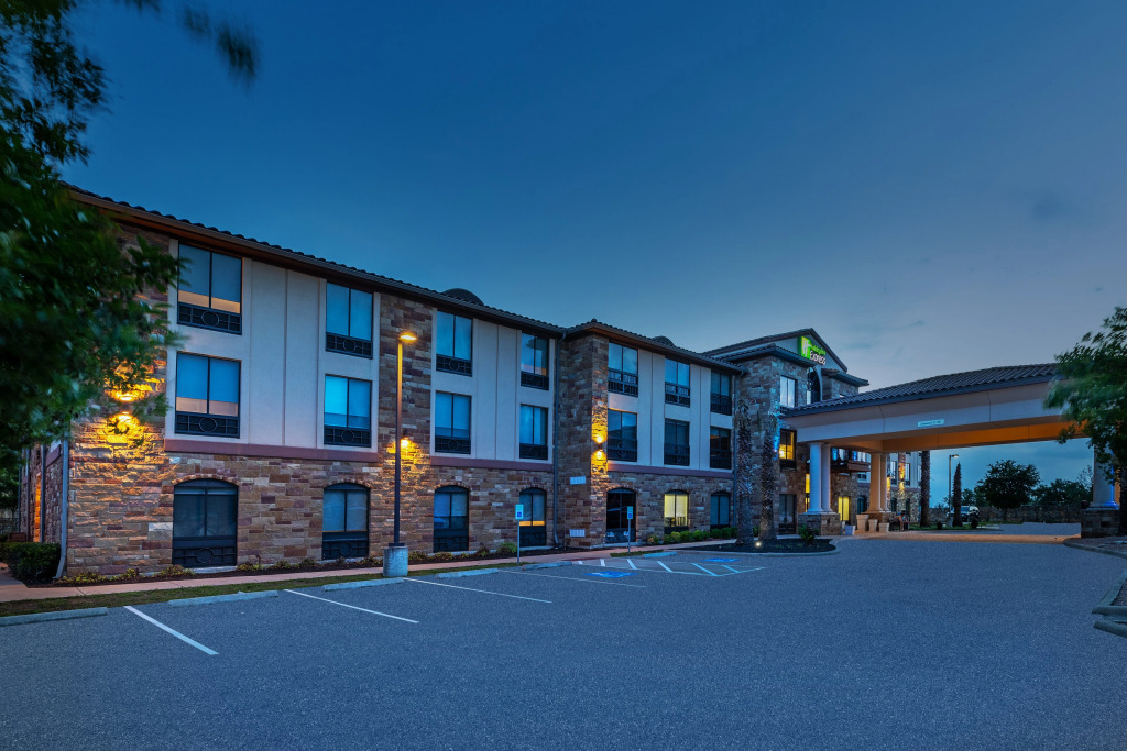 Holiday Inn Express & Suites Austin NW   Lakeway by IHG